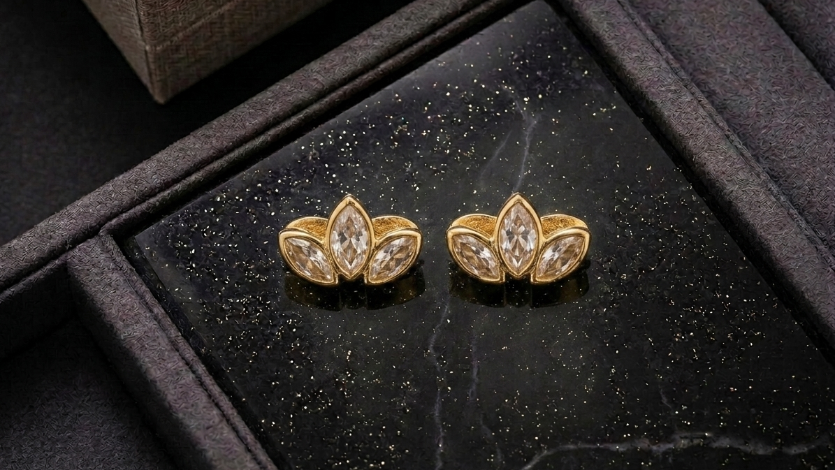 ESJ20G LIGHT PINK ZIRCON LEAF EARRING - 18K GOLD PVD plated 316 stainless steel - Anti tarnish