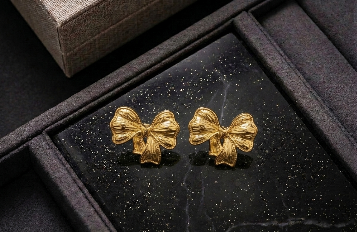 ESJ20A BOW EARRING - 18K GOLD PVD plated 316 stainless steel - Anti tarnish