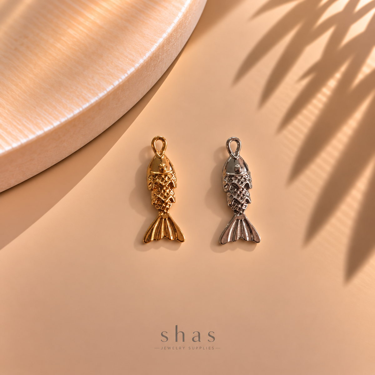 SC22U FIsh Charm ( 1 pc ) PVD Plated