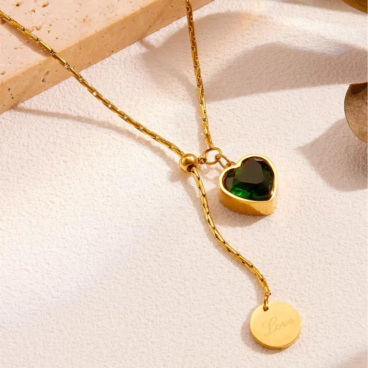 SJ 369 Emerald Heart Zircon Necklace - 18k gold PVD plated stainless steel - Anti tarnish - Wholesale