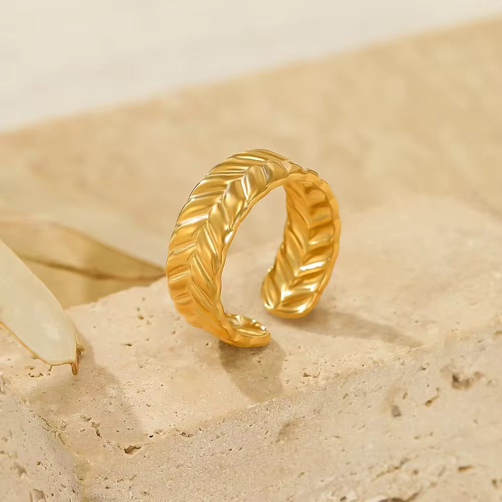 SJ 376 Leaf Ring Adjustable - 18k gold PVD plated stainless steel - Anti tarnish - Wholesale