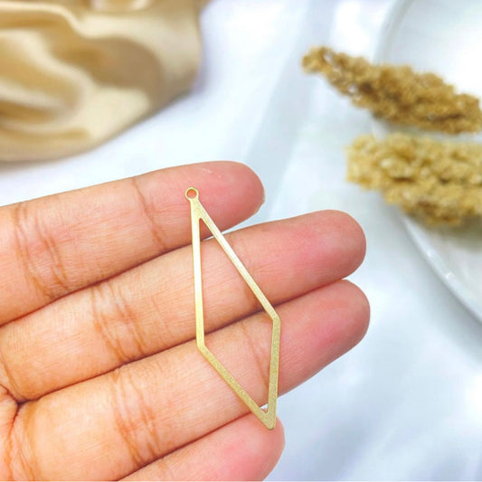 SS 148  rhombus charm ( 1 pc )