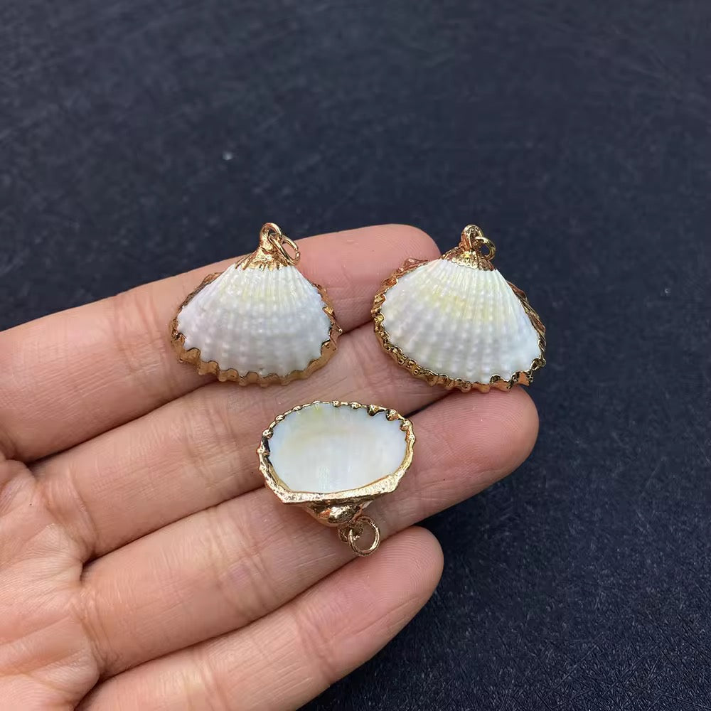 SC 02 White shell 18k gold plated charm ( 1 pc ) - anti tarnish