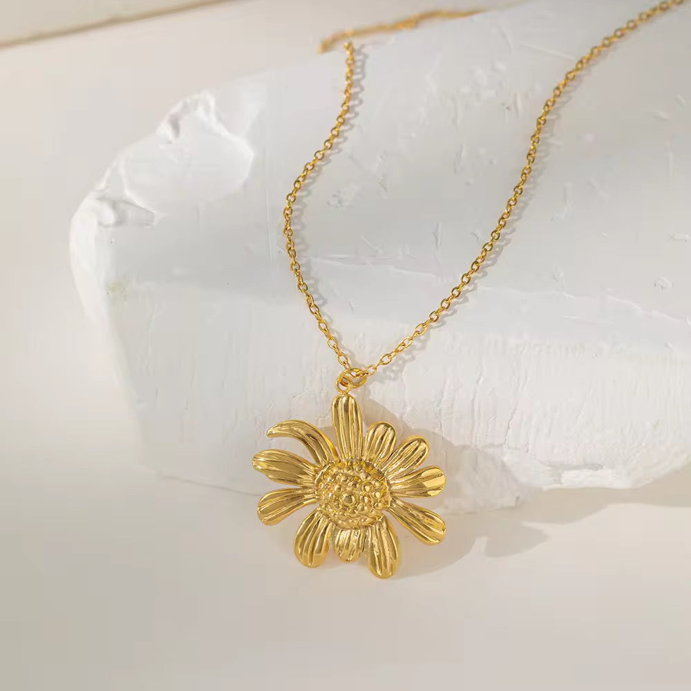 SJ 404 Sunflower Necklace - 18k Gold PVD plated stainless steel - Anti tarnish - Wholesale
