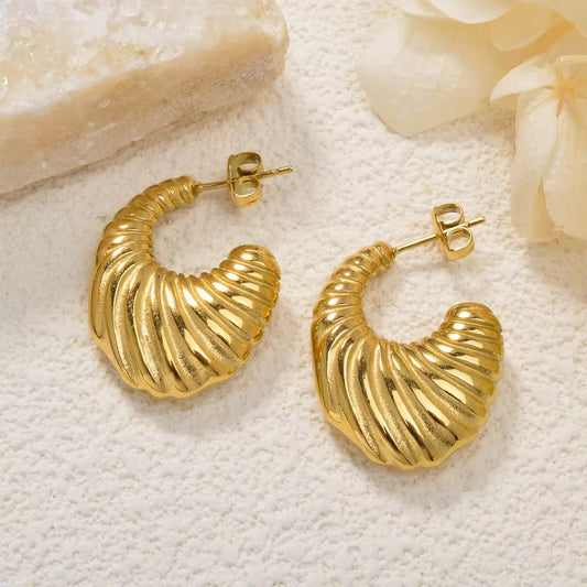 SJ 452 Chunky C Stud Earrings - 18k Gold PVD plated stainless steel - Anti tarnish - Wholesale