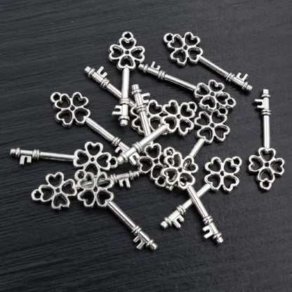 MC04G Key Metal charm ( 1 pc )