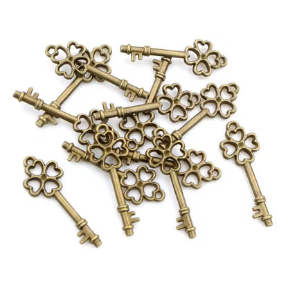MC04G Key Metal charm ( 1 pc )