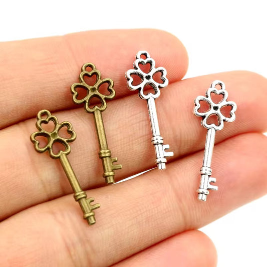 MC 2600 Key charm ( 1 pc )