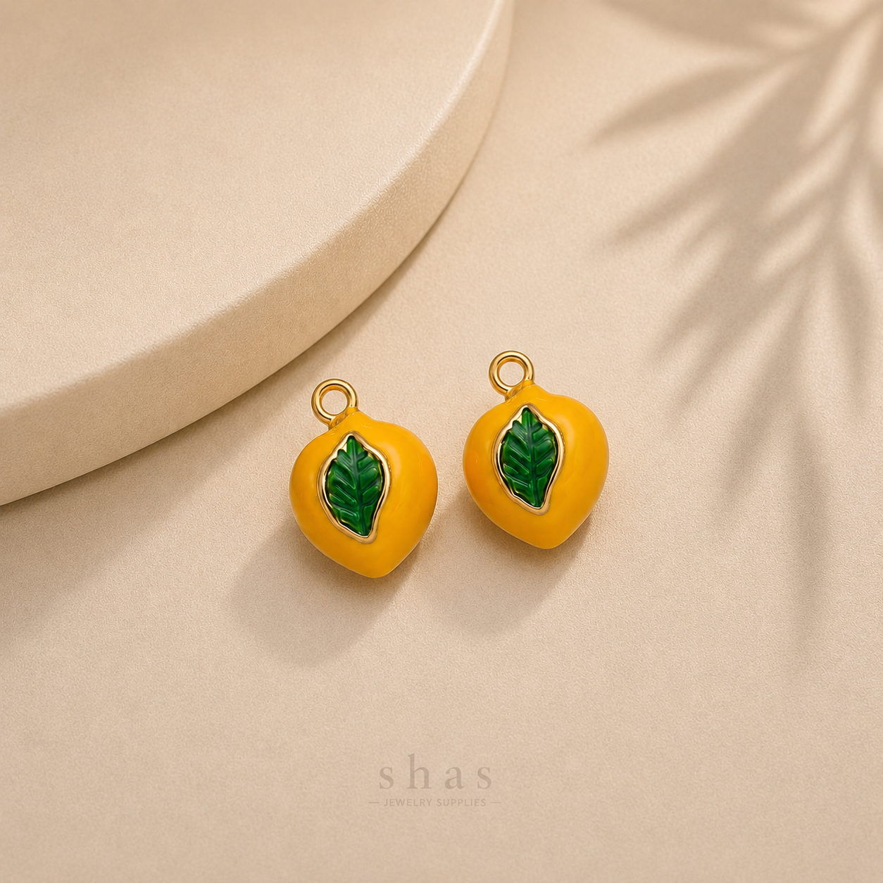 SC17W Peach 3D charm ( 1 pc ) 18k Gold PVD