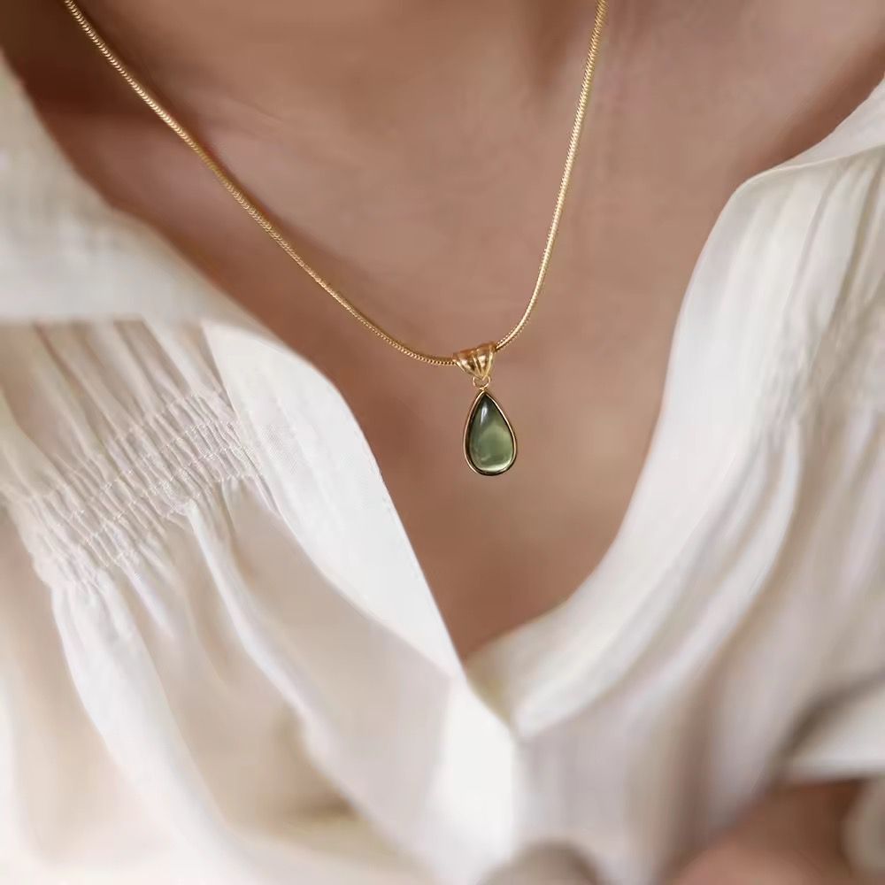 SJ 457 - Green Waterdrop Glass Necklace - 18k Gold PVD plated stainless steel - Anti tarnish