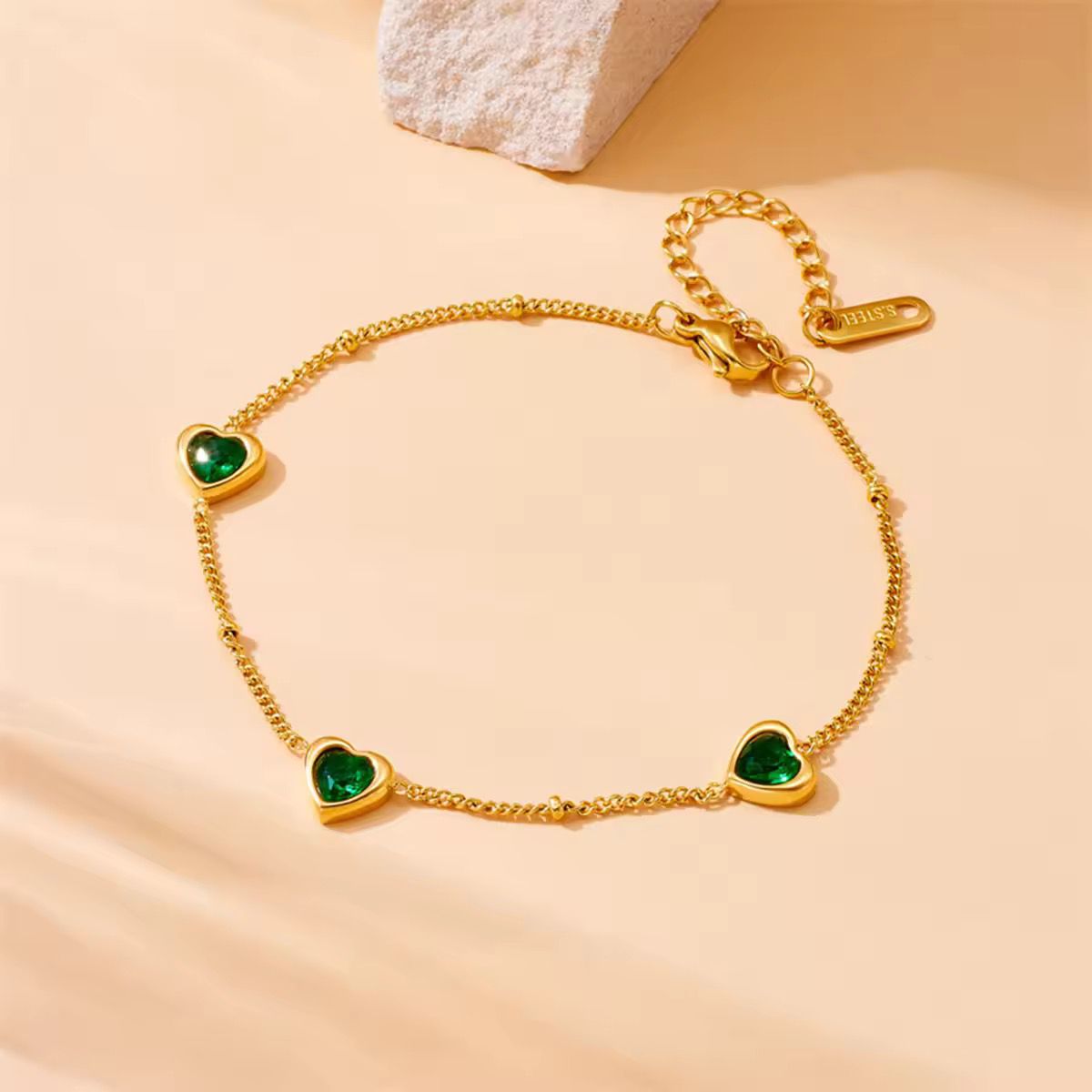 SJ 463- Emerald Heart dainty bracelet -18k Gold PVD plated stainless steel - Anti tarnish