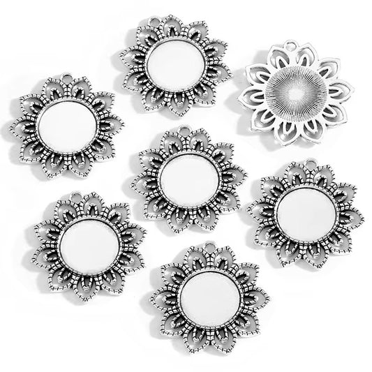 BBB 317 (a) Floral Round Silver cabochon connector ( 1 pc ) tarnish resistant ( 37:37 mm )