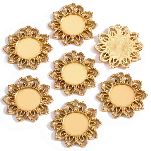 BBB 317 (d) Floral Round KC Gold cabochon connector ( 1 pc ) tarnish resistant ( 37:37 mm )