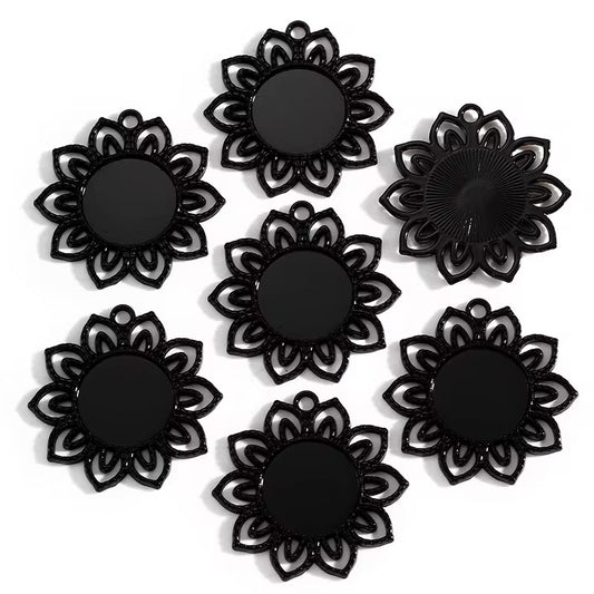BBB 317 (b) Floral Round Black cabochon connector ( 1 pc ) tarnish resistant ( 37:37 mm )