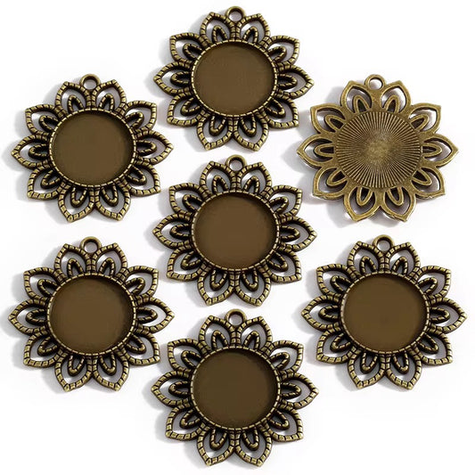BBB 317 (c) Floral Round Bronze cabochon connector ( 1 pc ) tarnish resistant ( 37:37 mm )