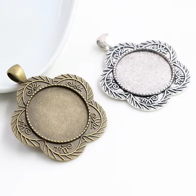 CB01C Flower Antique Cabochon pendant ( 1 pc ) tarnish resistant