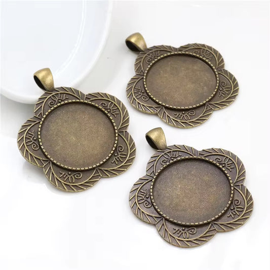 CB01C Flower Antique Cabochon pendant ( 1 pc ) tarnish resistant