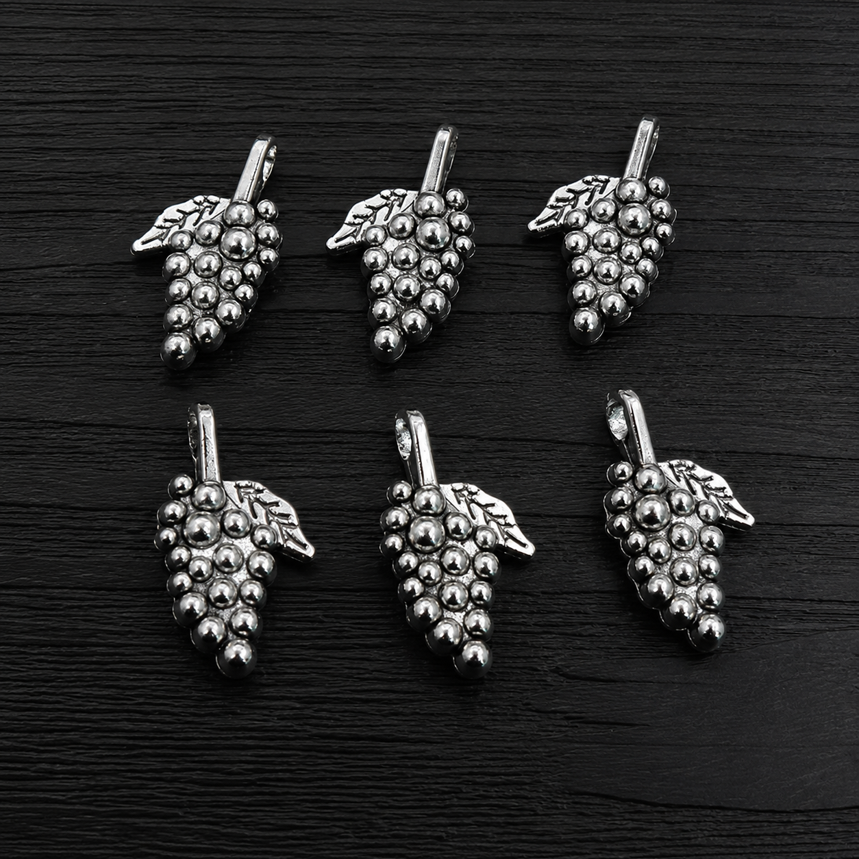 MC01H Grapes Metal Charm ( 1 pc ) High Quality Shine