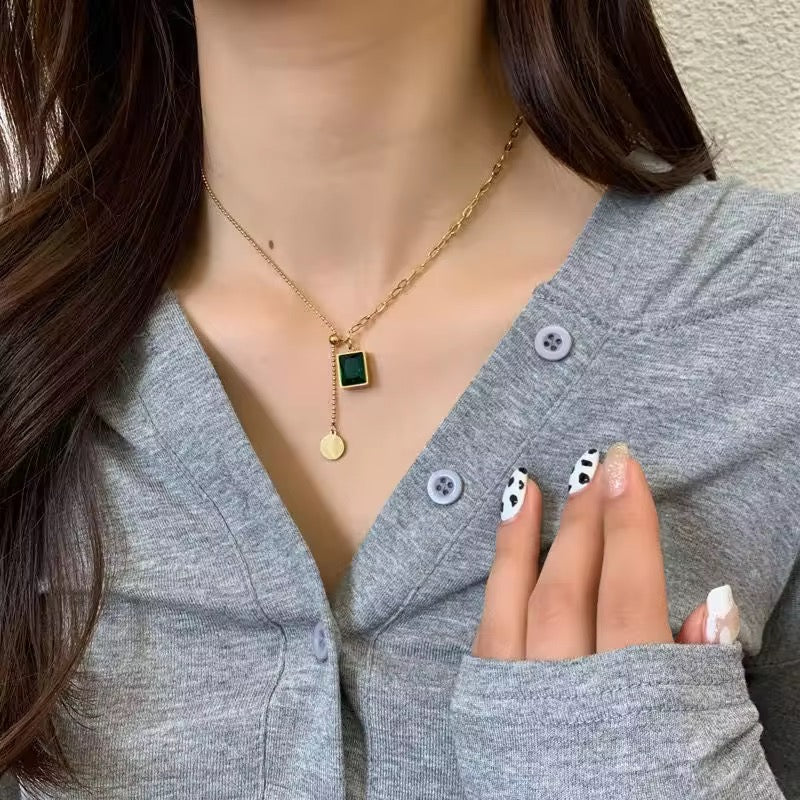 SS 111 Green diamond Rectangle Necklace - 18k stainless steel - Anti tarnish - Wholesale