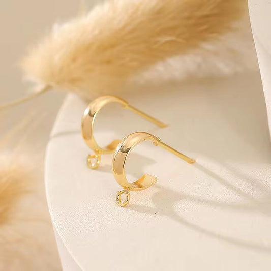 SS 3167 C shaped stud 18k Gold plated ( 2 pc ) Anti tarnish