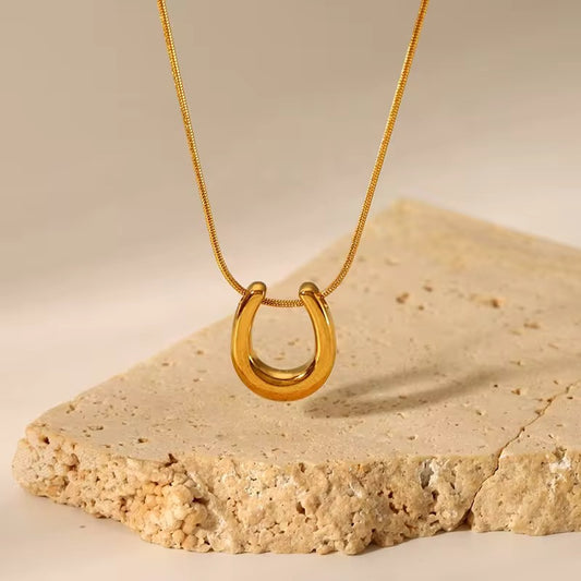SJ 140 U shaped horseshoe snake chain Necklace - 18k Gold PVD Plated stainless steel - Anti tarnish
