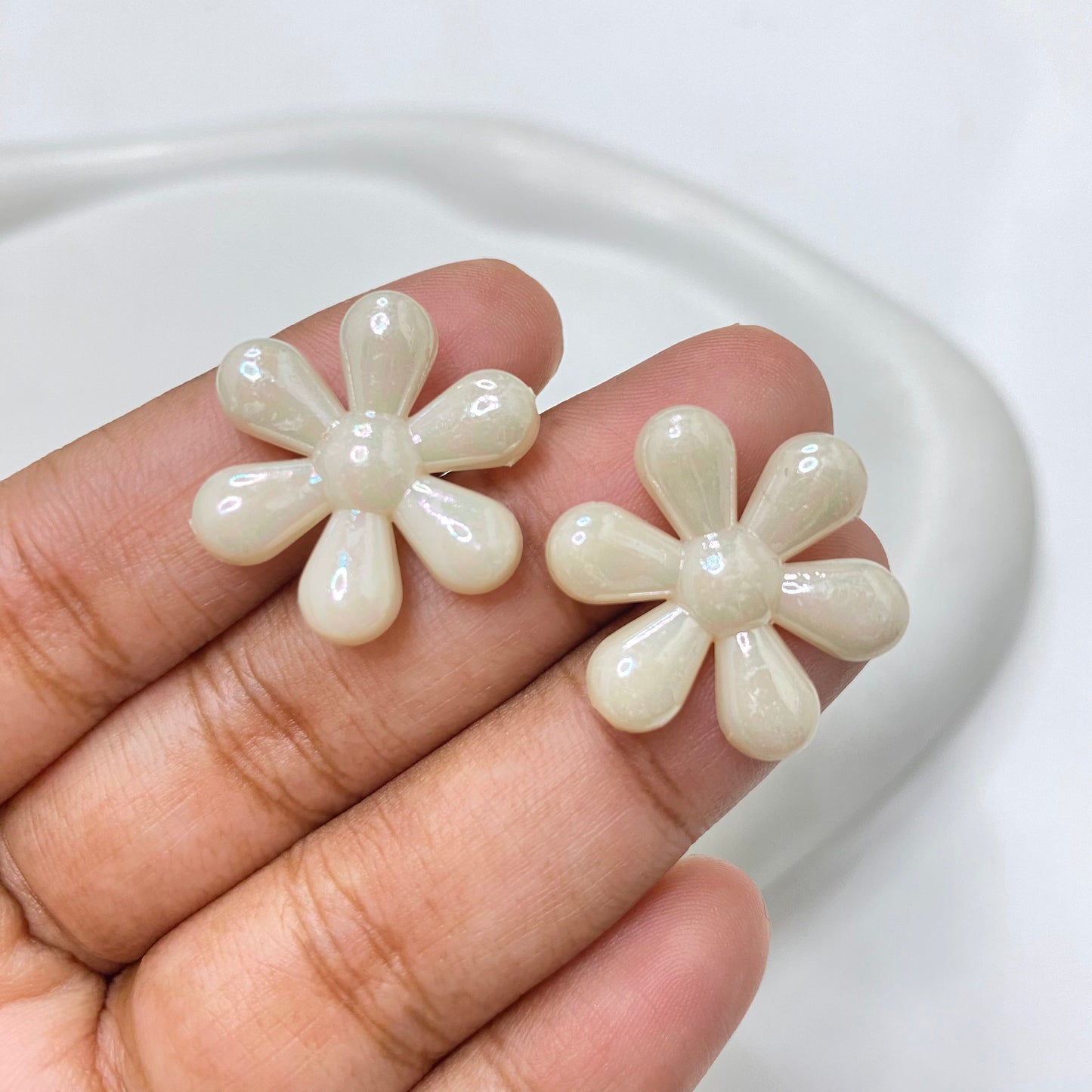 AB33 Uv plated shiny irrediscent Acrylic flower bead (1PC)
