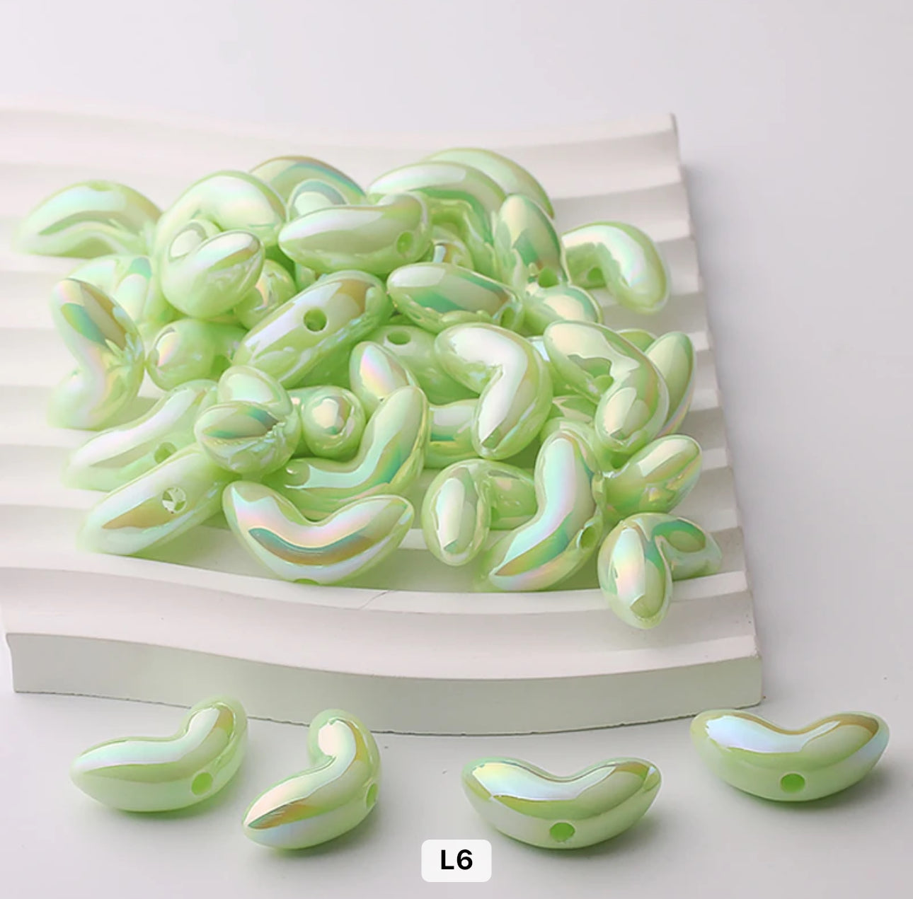 AB36 Leaf UV plated Acrylic bead ( 1 pc )