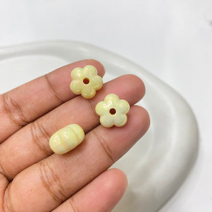 AB40 Flower uv plated shiny irrediscent Acrylic bead (1PC)