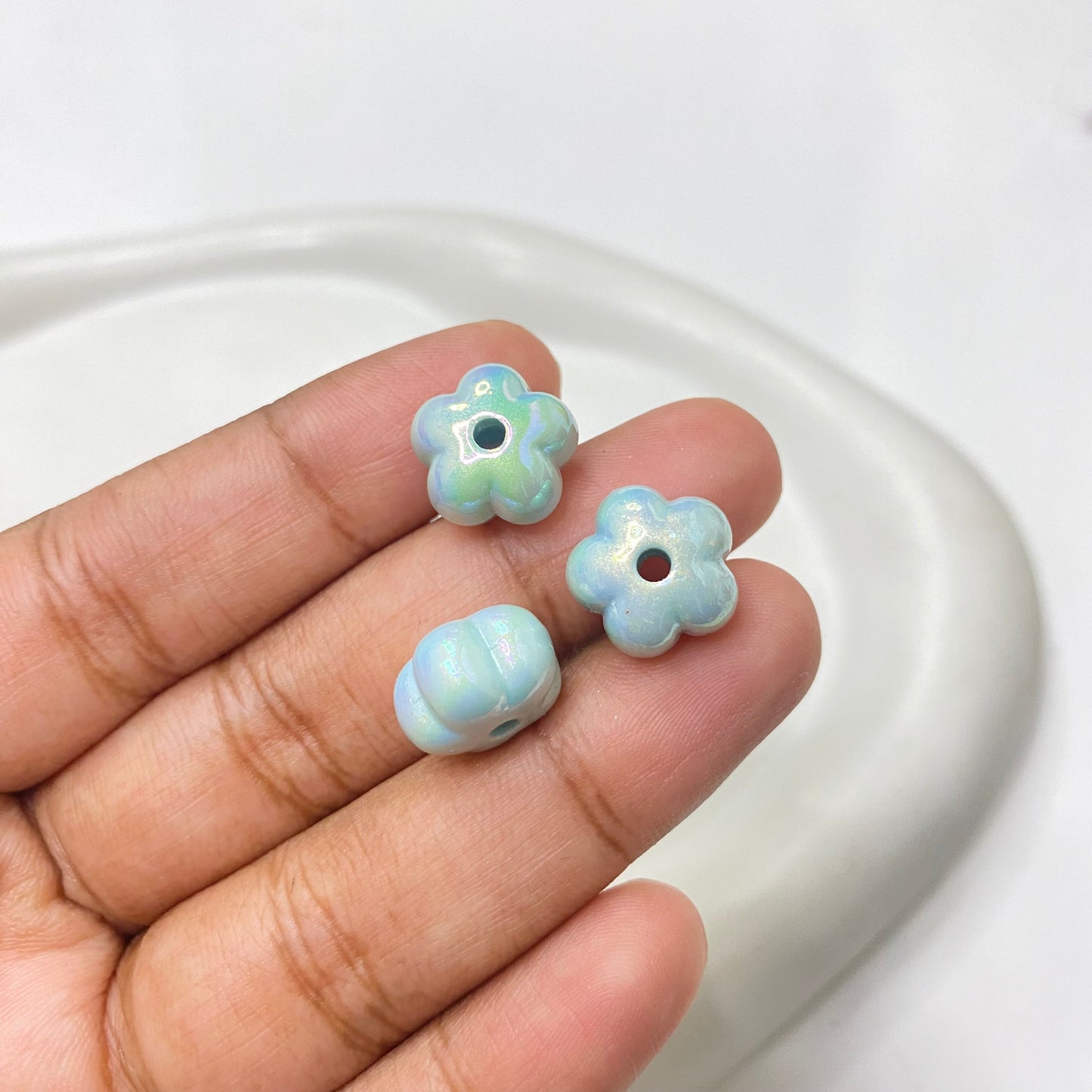 AB40 Flower uv plated shiny irrediscent Acrylic bead (1PC)