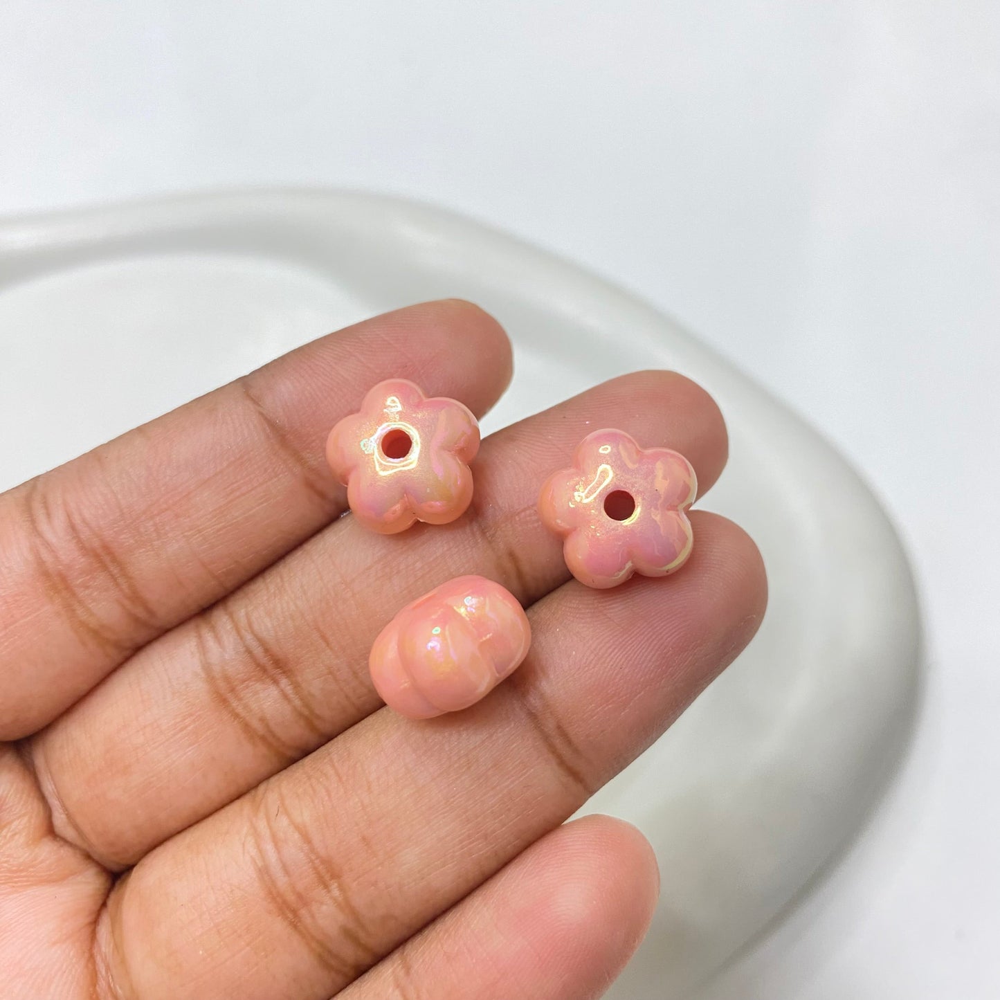 AB40 Flower uv plated shiny irrediscent Acrylic bead (1PC)