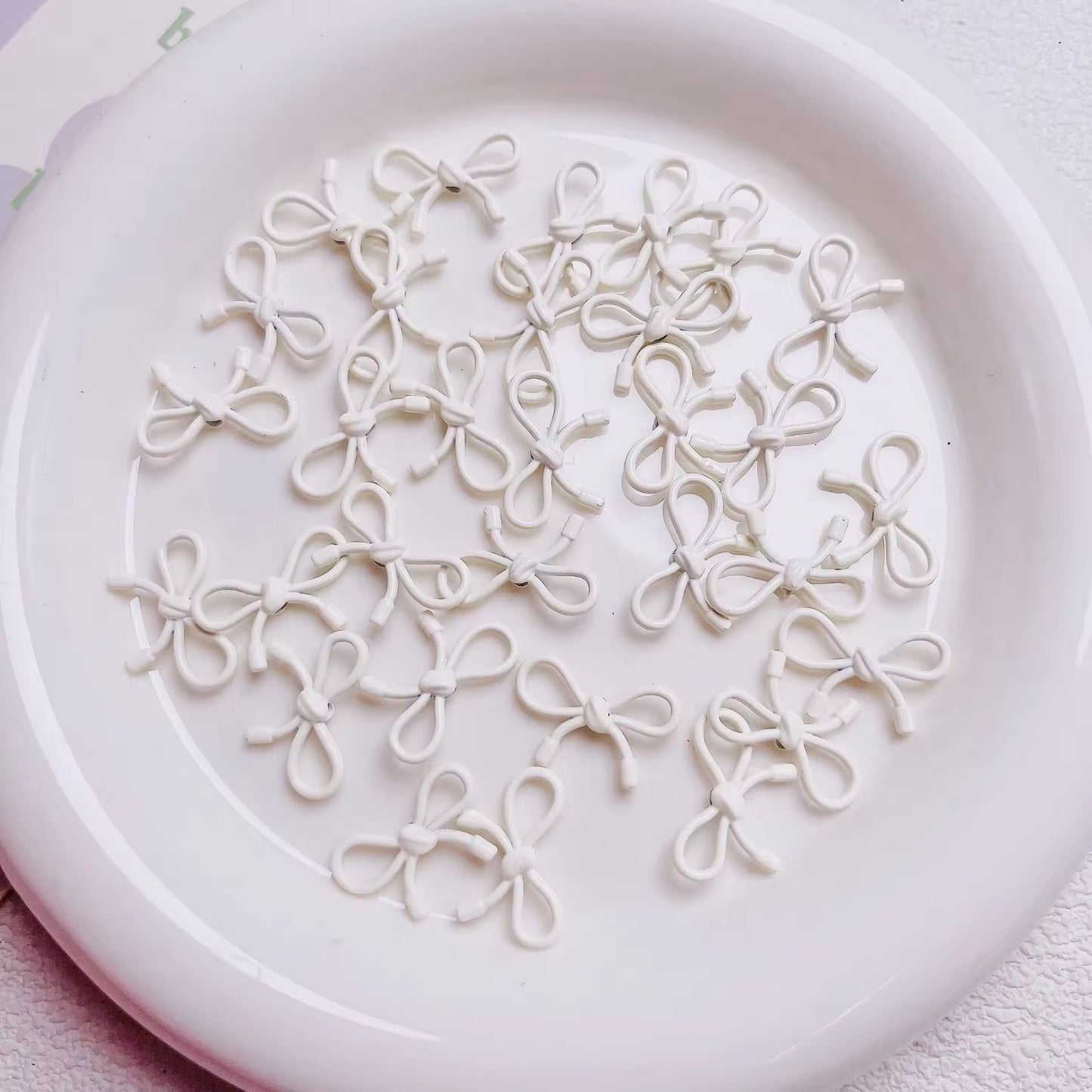 BBB 046 ( A ) White Butterfly knot vertical hole bead ( 1 pc )