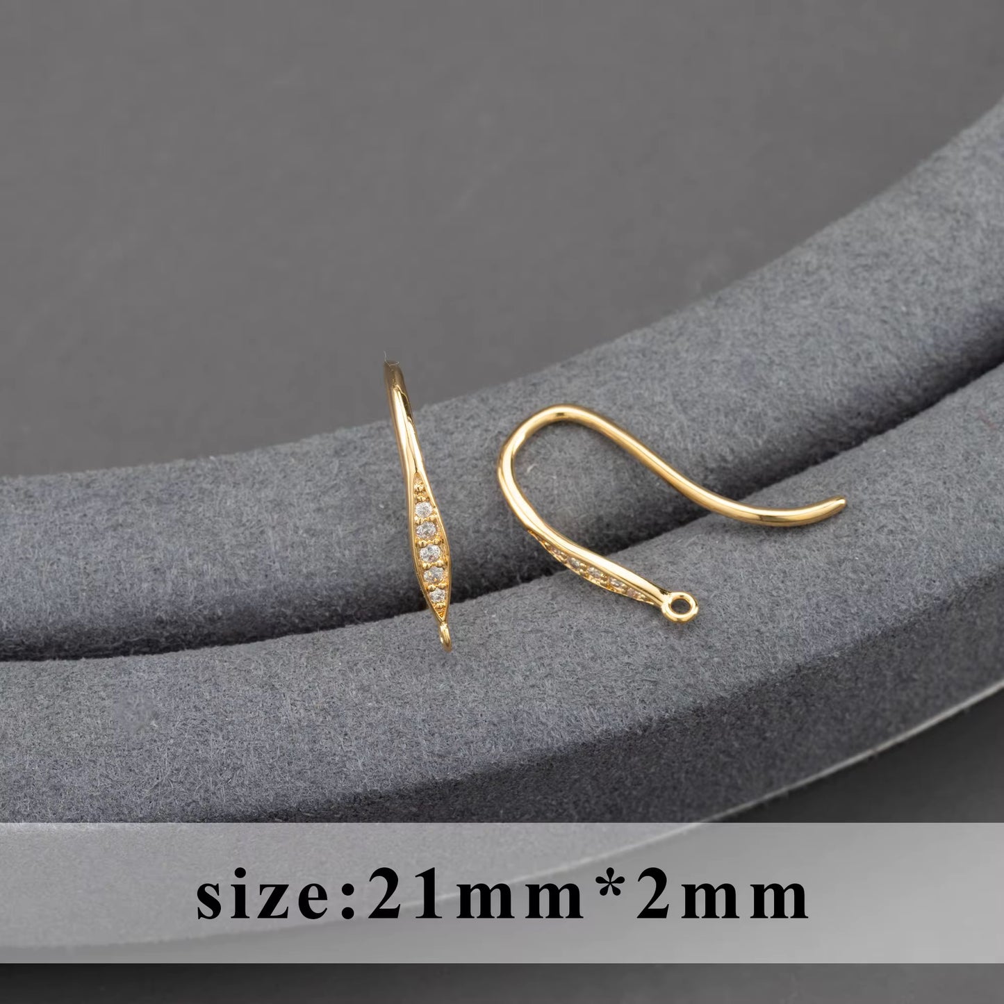SS 1081 Zircon Hook 18k gold plated ( 2 pc ) Anti tarnish