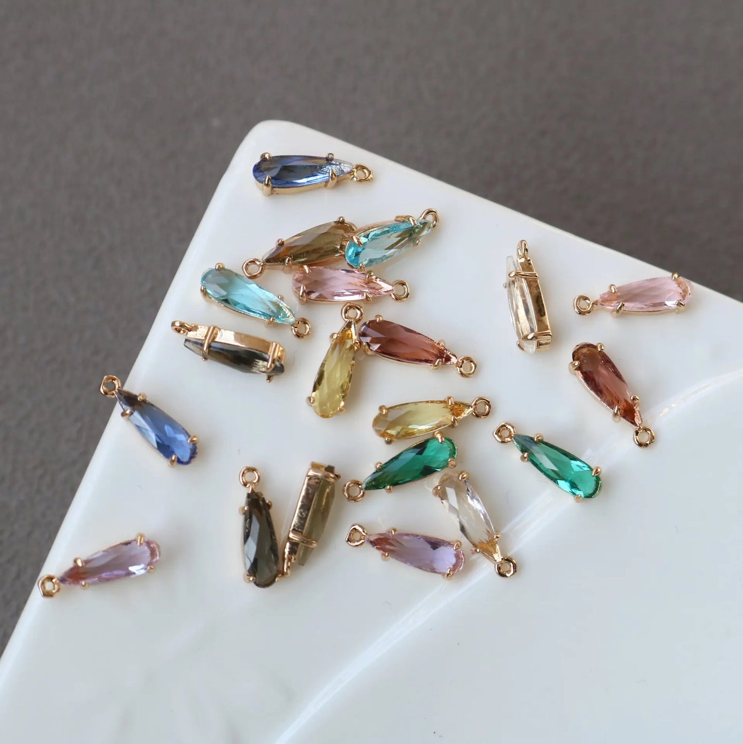 BBB 153 (E) Crystal glass teardrop 14k gold plated charm ( 1 pc ) - anti tarnish