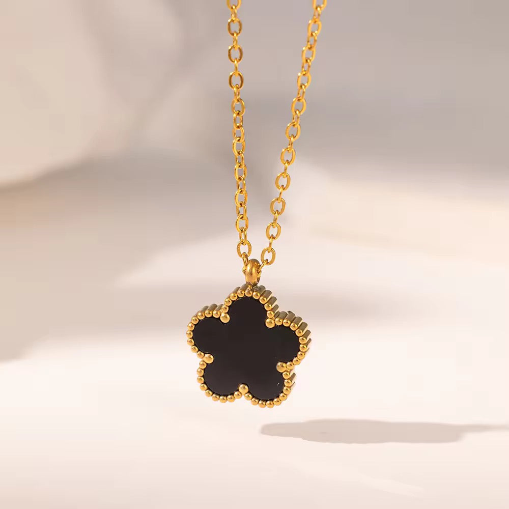 SS 248 Black Clover Flower Necklace - 18k gold plated stainless steel - Anti tarnish - Wholesale