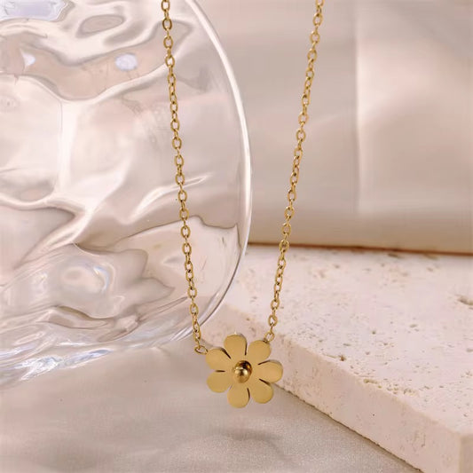 SS 260 Dainty Daisy floral Necklace - 18k gold plated stainless steel - Anti tarnish - Wholesale