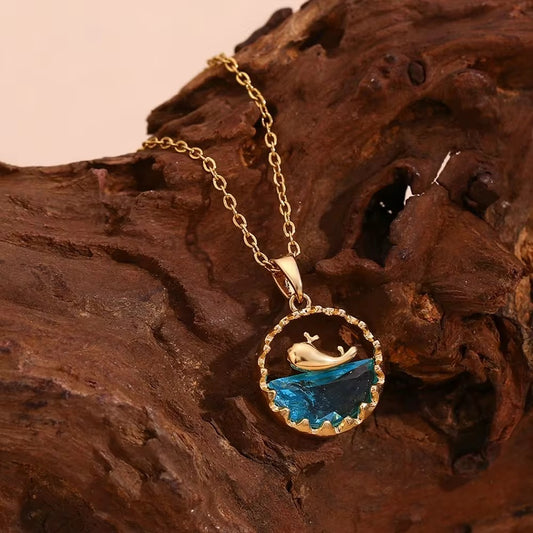 SS 285 Whale sea pendant Necklace - 18k gold PVD plated stainless steel - Anti tarnish - Wholesale