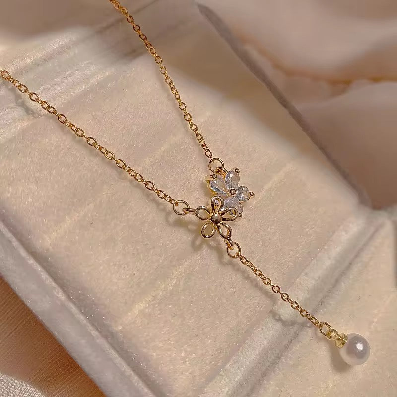 SS 287 Sparkling flower pearl Necklace - 18k gold PVD plated stainless steel - Anti tarnish - Wholesale