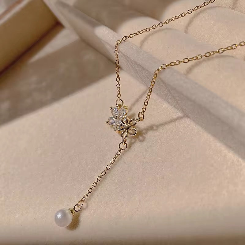 SS 287 Sparkling flower pearl Necklace - 18k gold PVD plated stainless steel - Anti tarnish - Wholesale