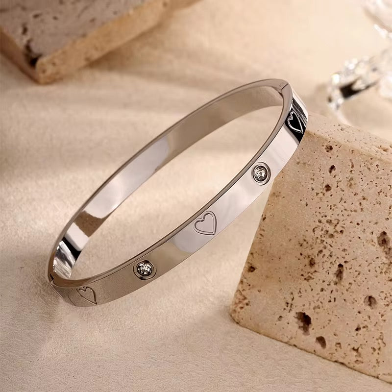SJ 300 Heart Embedded zircon Bangle Bracelet - Steel PVD plated stainless steel - Anti tarnish - Wholesale