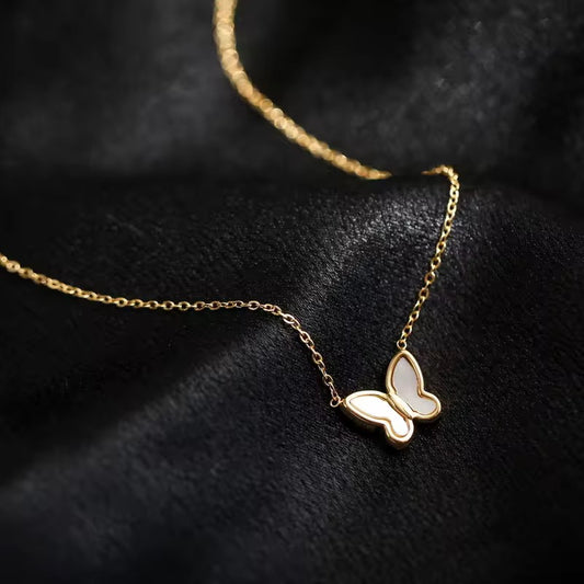 SJ 304 Minimalistic Butterfly Necklace - 18k gold PVD plated stainless steel - Anti tarnish - Wholesale