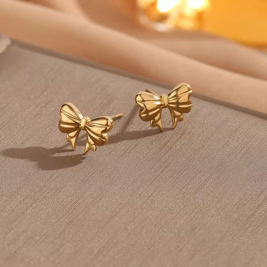 SJ 320 Dainty Bow stud earring - 18k gold PVD plated stainless steel - Anti tarnish - Wholesale
