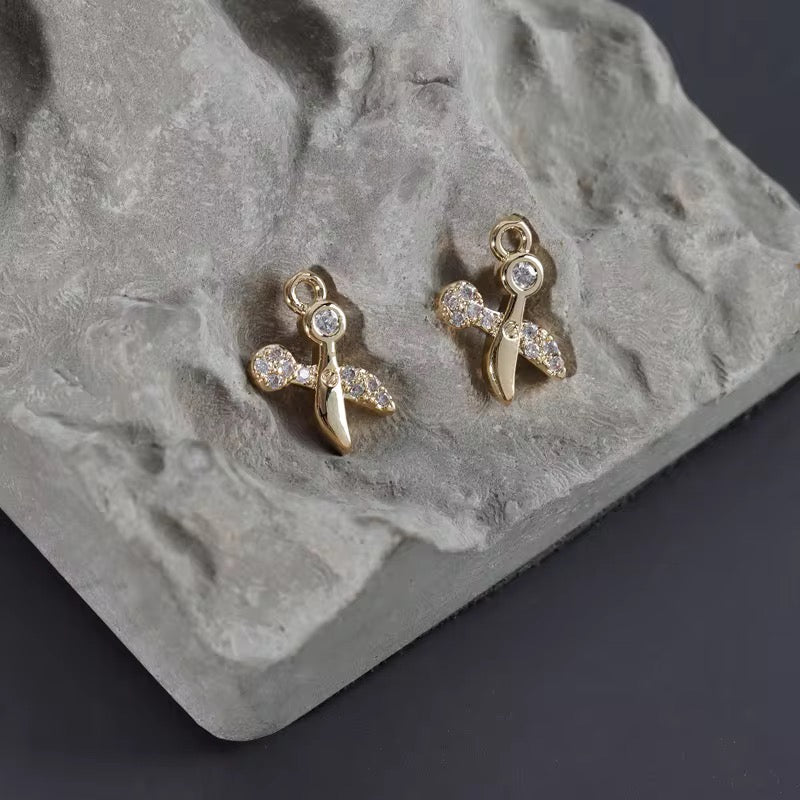 CZ 1347 Scissor zircon charm 14k gold plated ( 1 pc ) - anti tarnish