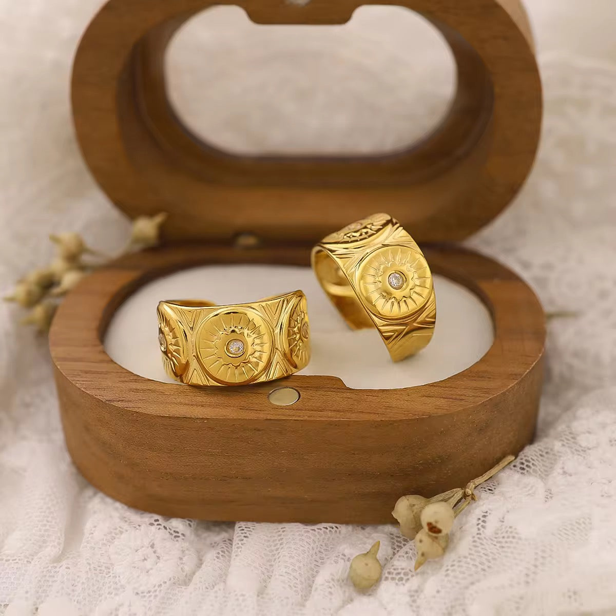 SJ 327 Zircon sunflower print Ring Adjustable - 18k gold PVD plated stainless steel - Anti tarnish - Wholesale