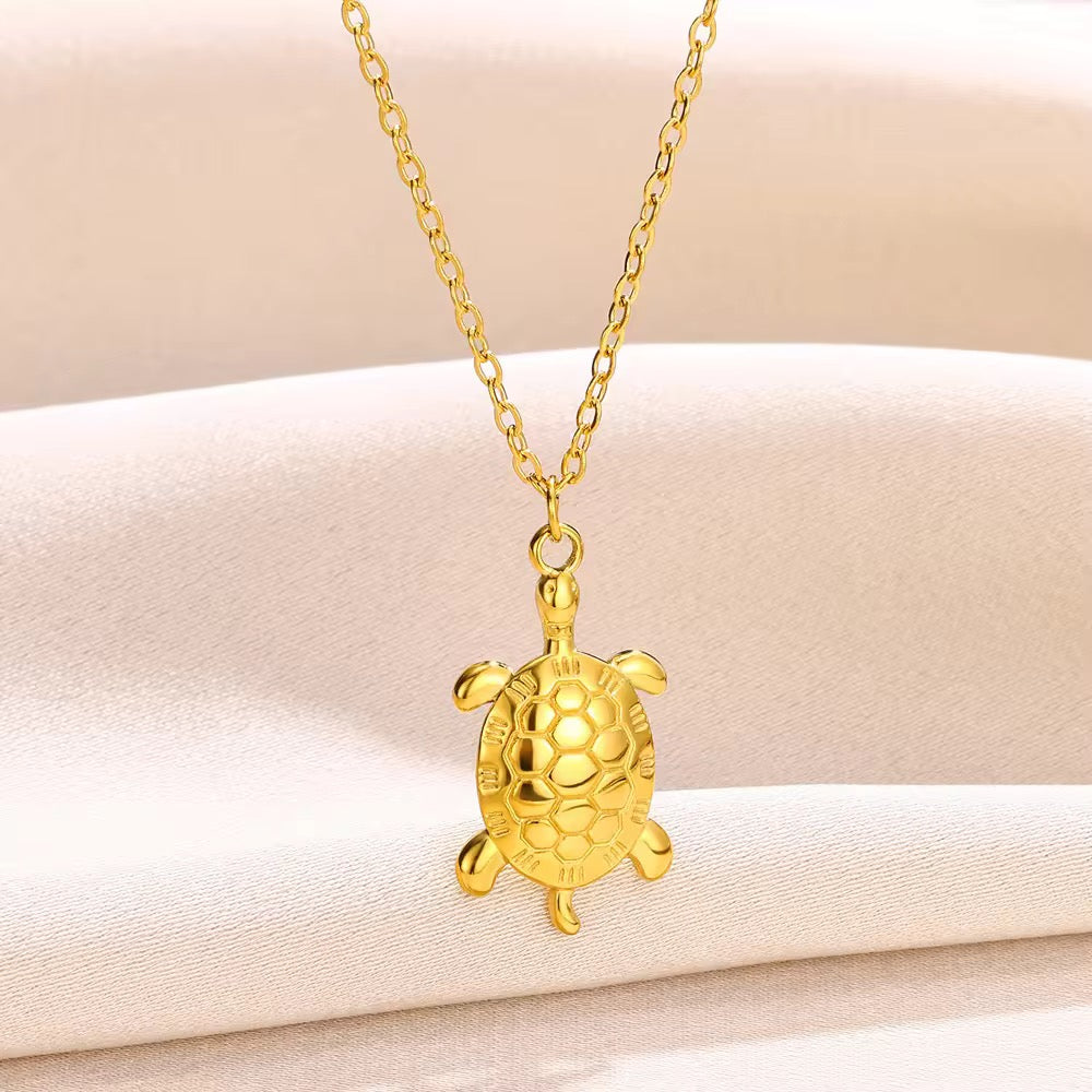 SJ 388 Cute Turtle Pendant Necklace - 18k gold PVD plated stainless steel - Anti tarnish - Wholesale