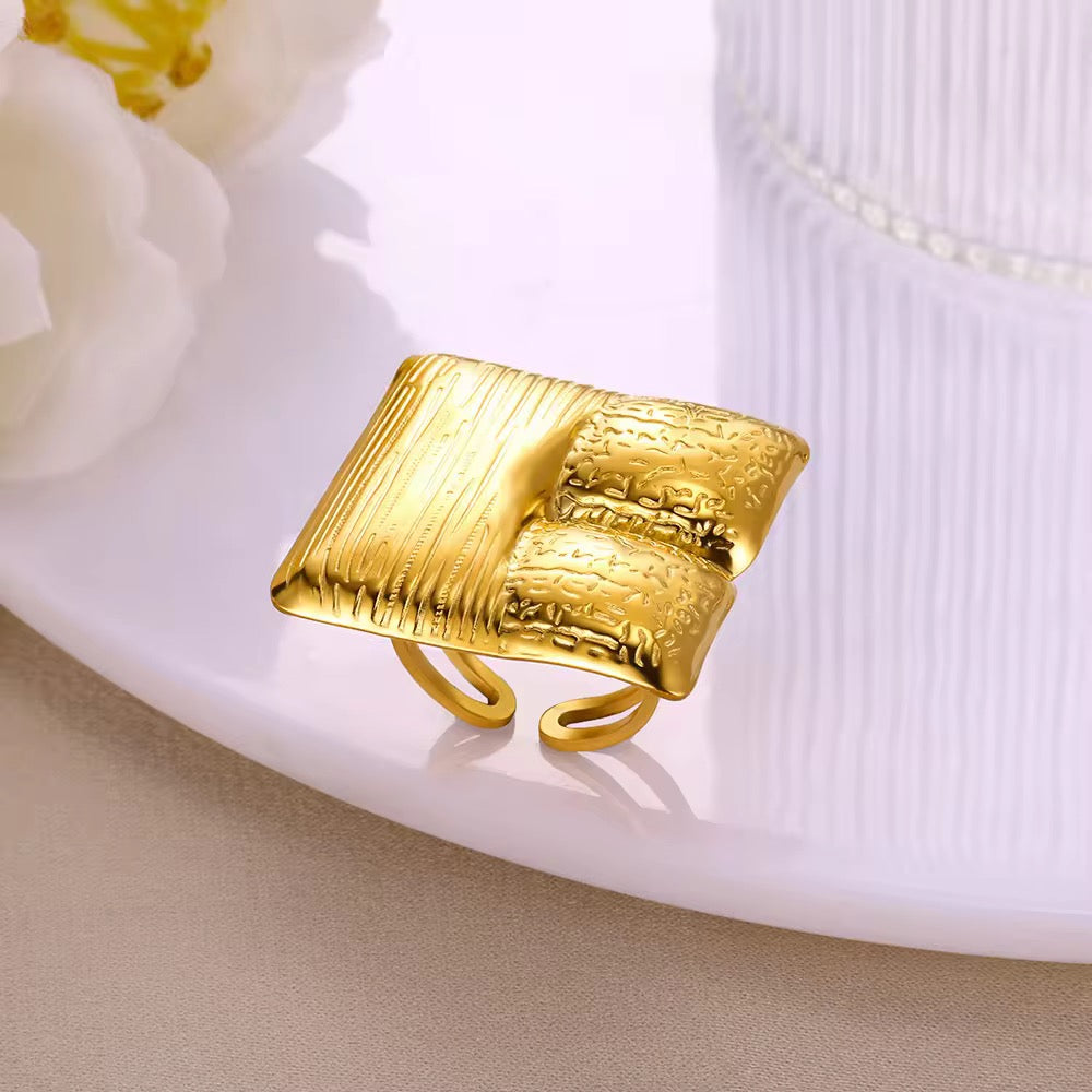 SJ 365 Chunky Square Ring - 18k gold plated stainless steel - Anti tarnish - Wholesale