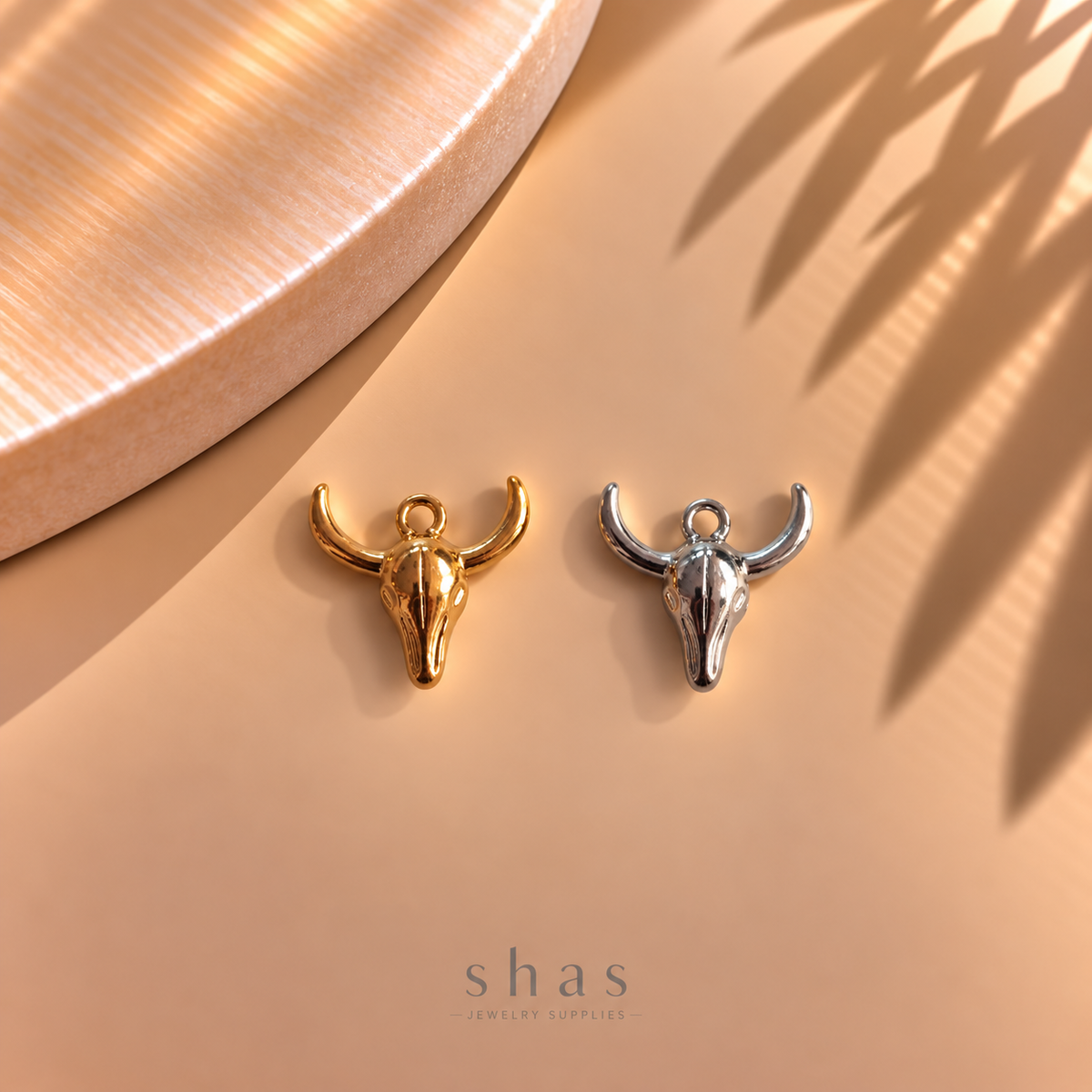 SC22H Bull Head Charm ( 1 pc ) PVD Plated