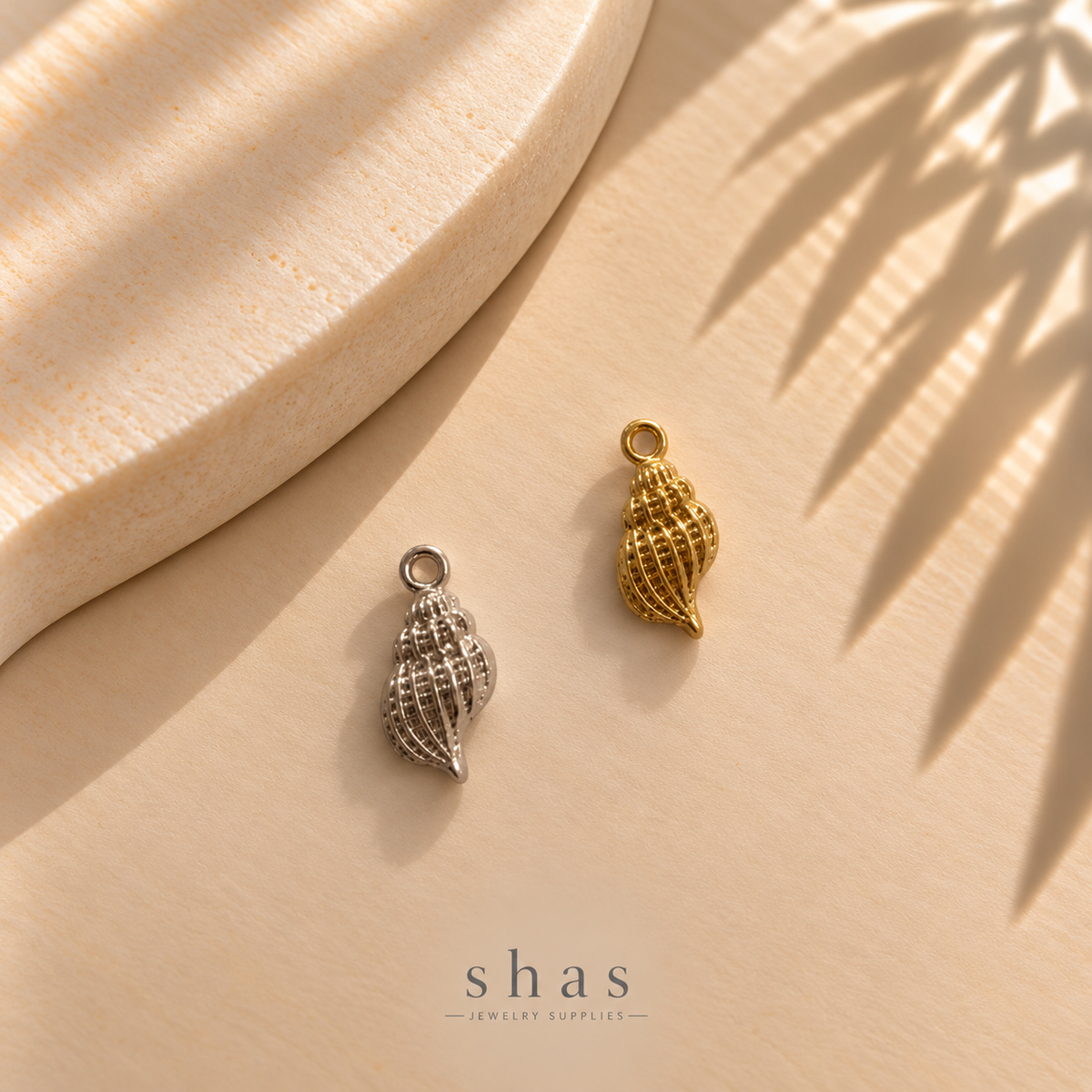 SC24C Conch Shell Charm ( 1 pc ) PVD Plated
