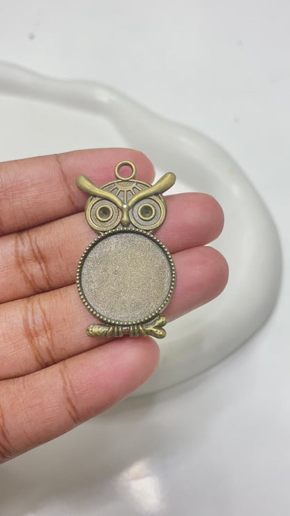 CB 1330 Antique bronze cameo pendant - per piece