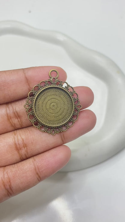 CB 1331 Antique bronze cameo pendant - per piece