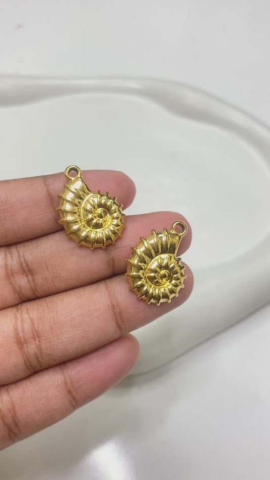 SS 1312 wing shell charm 18k gold PVD plated stainless steel ( 1 pc ) anti tarnish